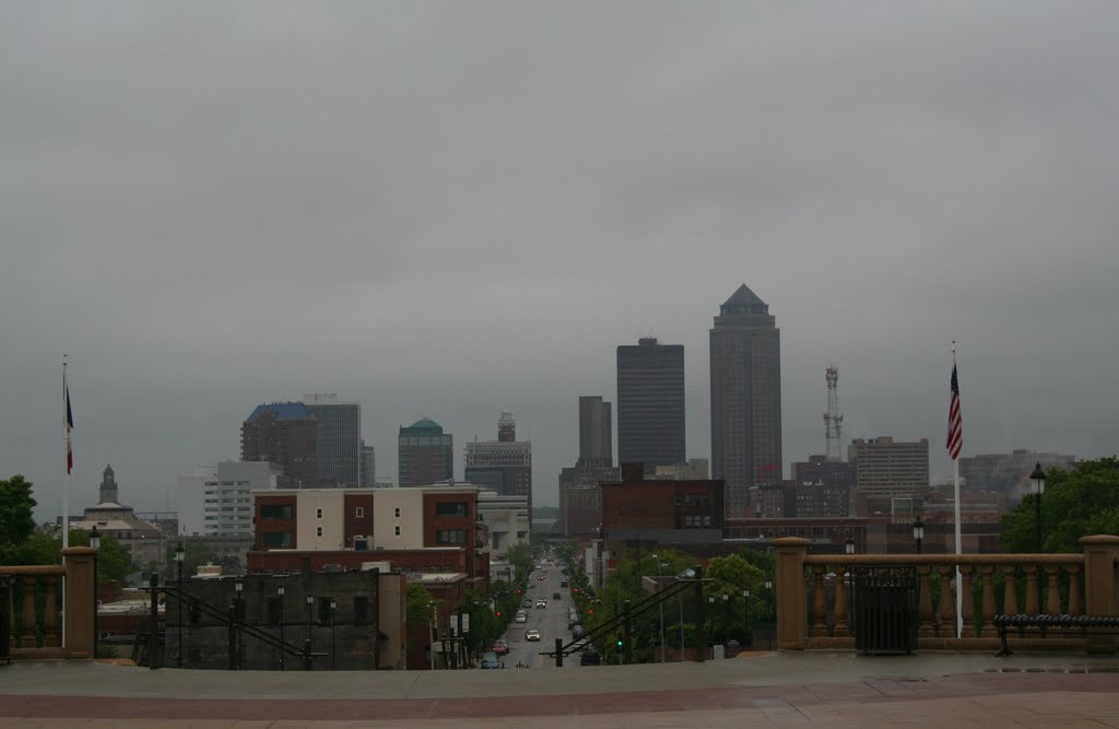 Des Moines,downtown from Iowa State Capitol