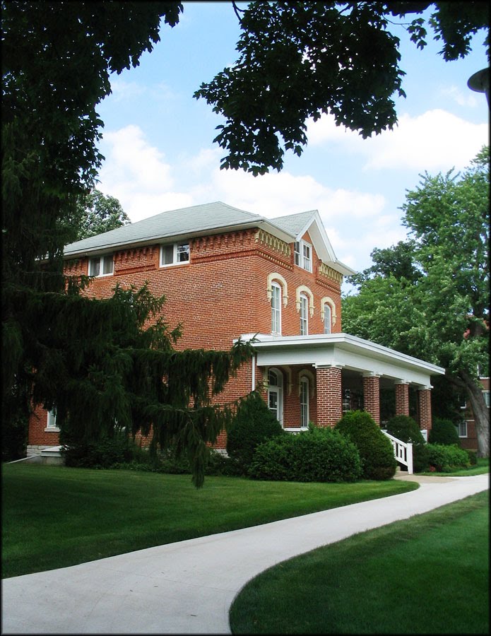 Campus House, Luther College