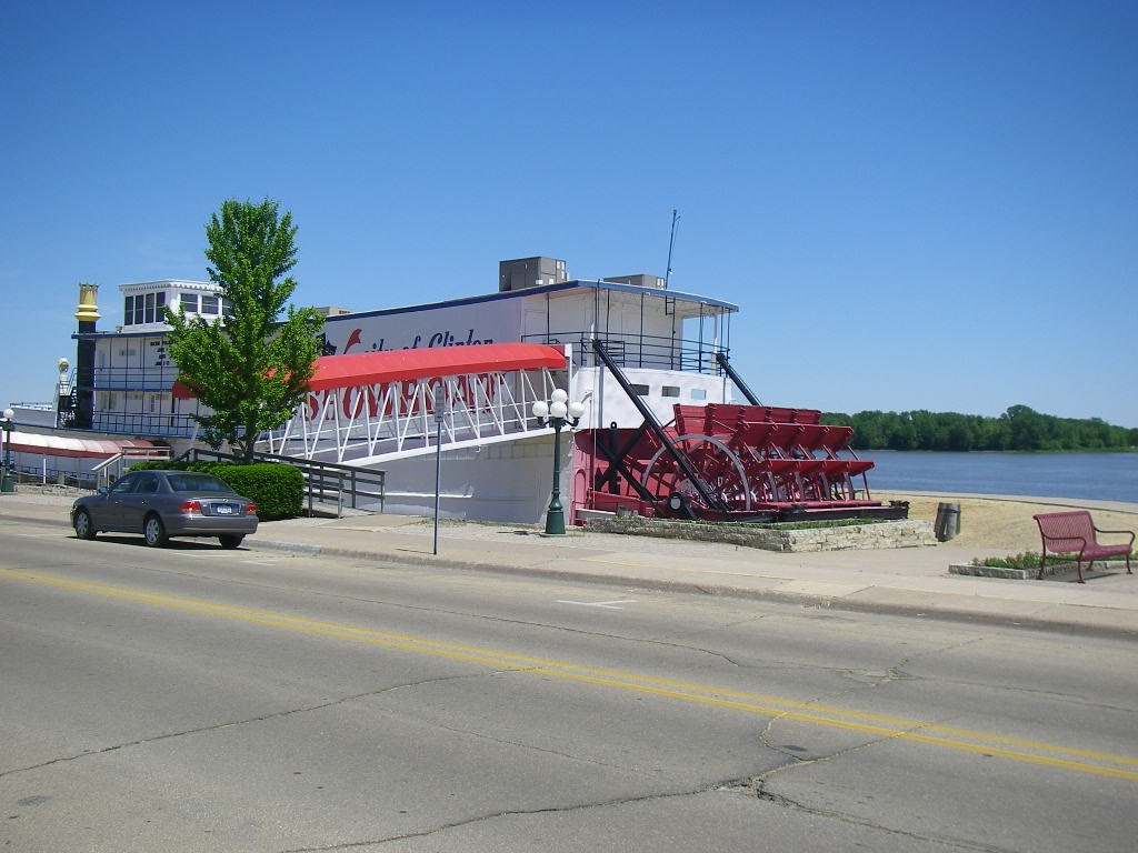 Showboat Theater - Clinton, Iowa