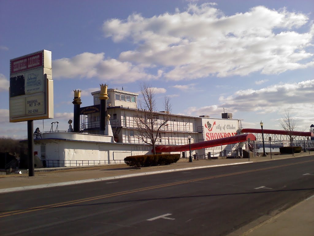 Clinton, Iowa Showboat Theater