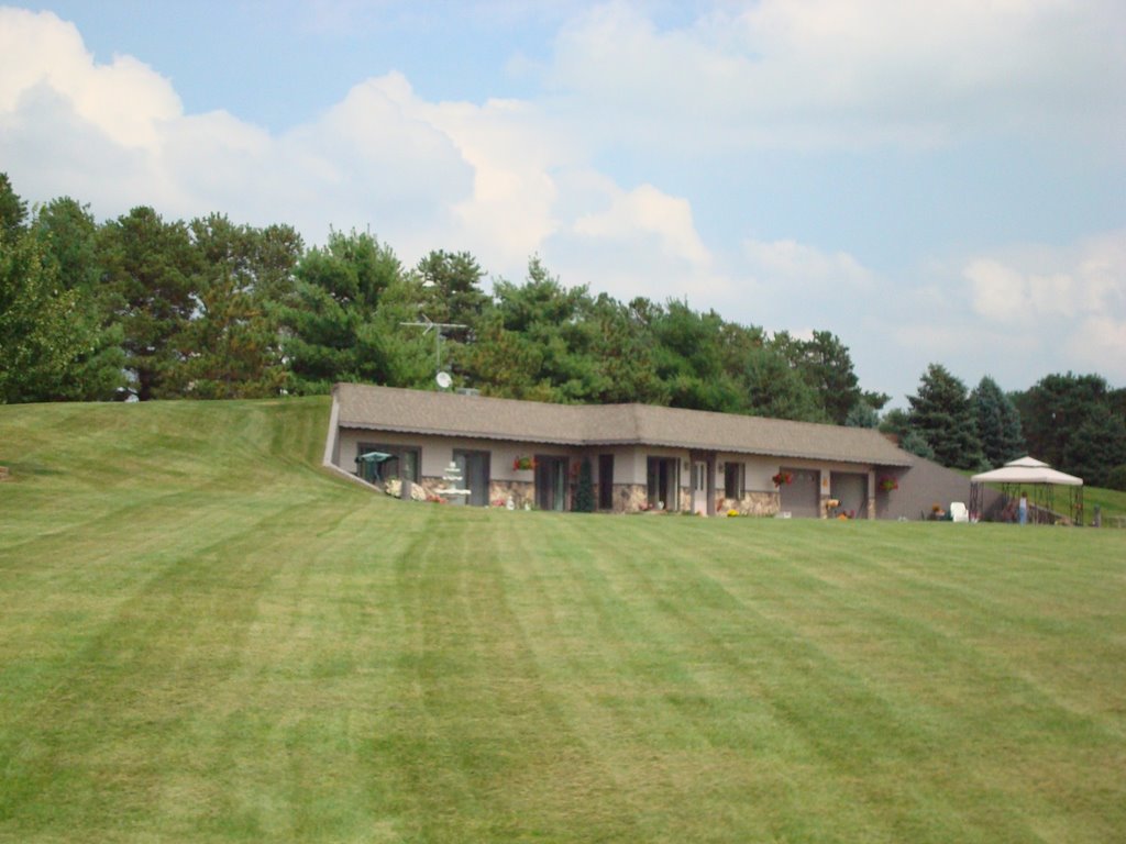 Awesome berm house in Oskaloosa