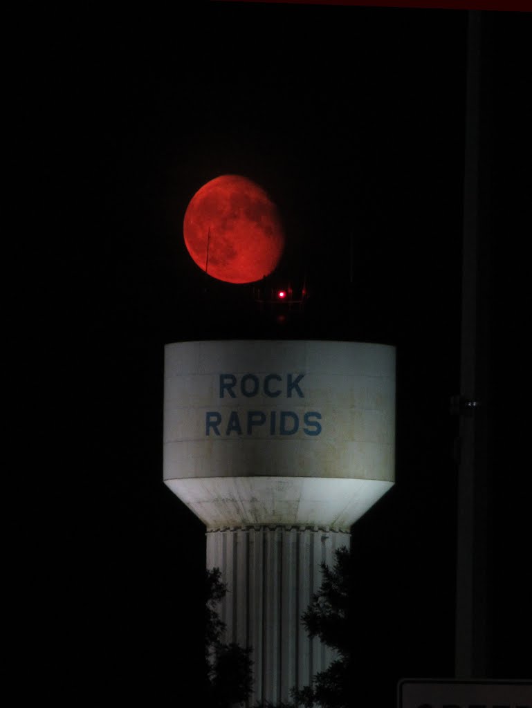 Orange Red Moon, Rock Rapids East Water Tower, Iowa