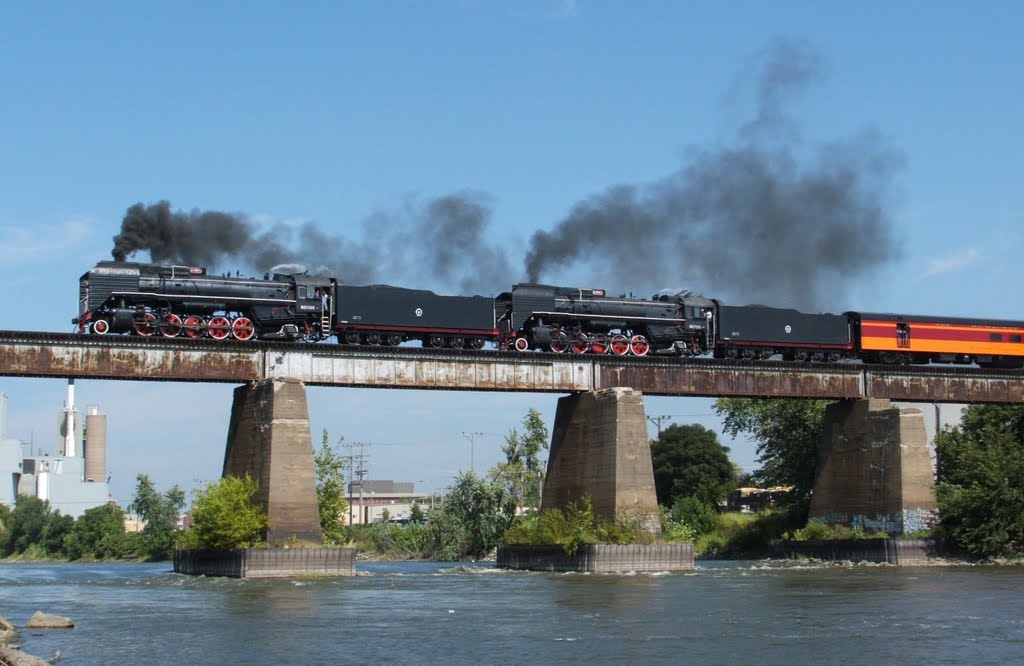 STEAM ACROSS IOWA RIVER