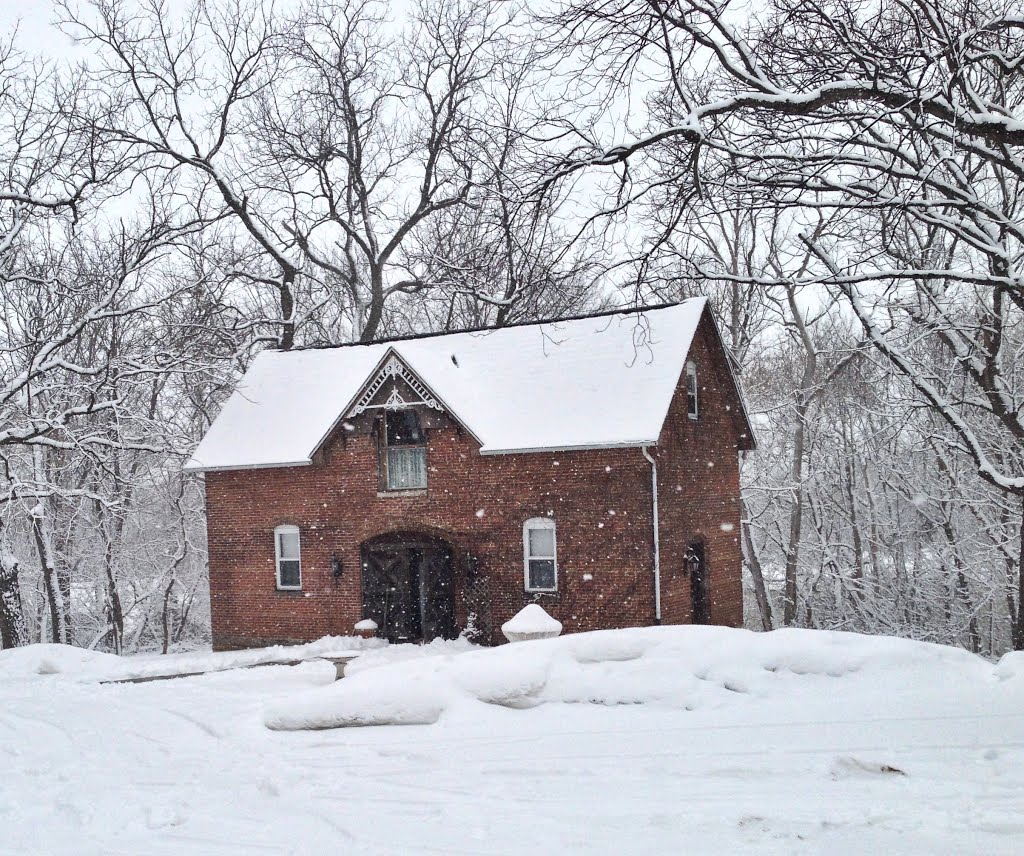 Historic Belmont Hill Carriage House (Philip A. Wolff House)