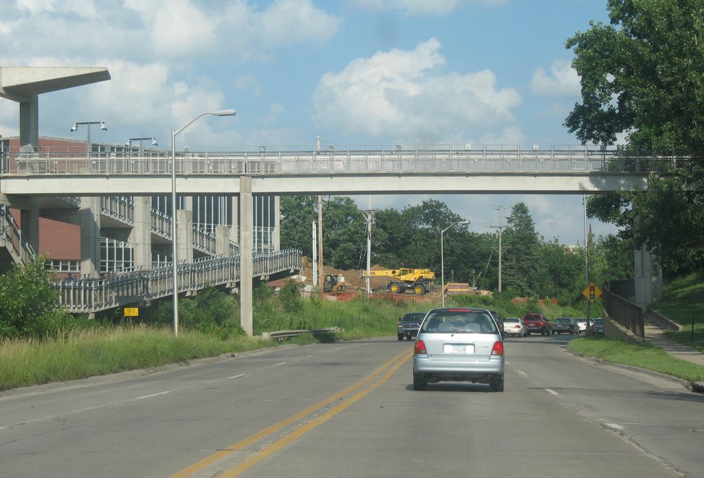 Pedestrian bridge on 6