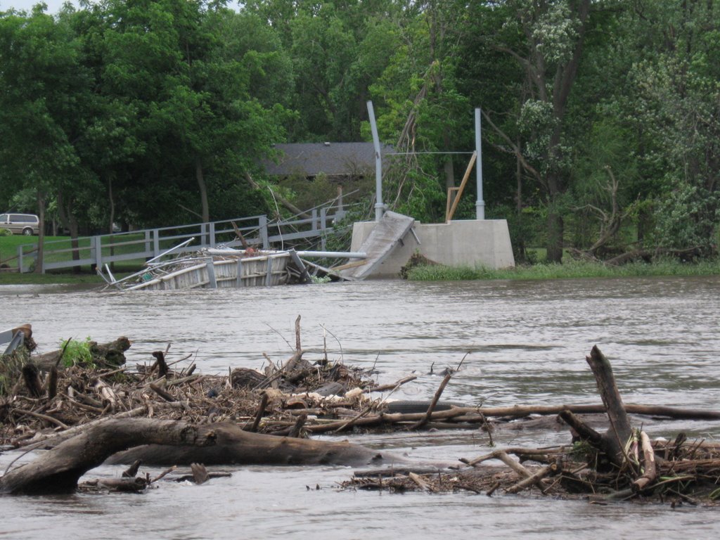 Flood of 2008: Historic Suspension Bridge destroyed