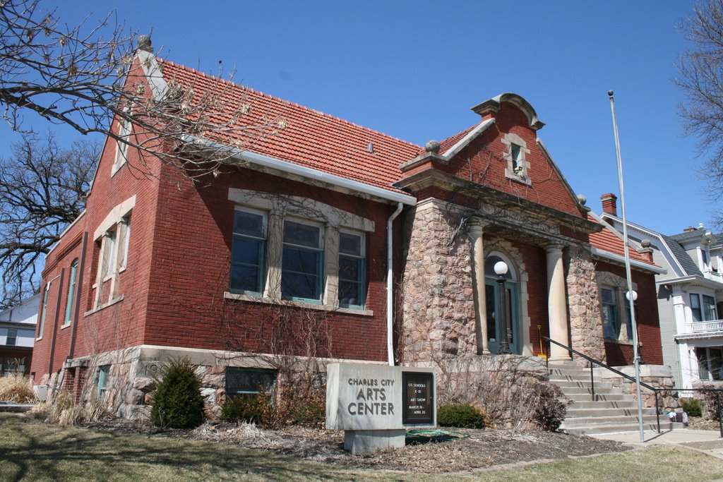 Charles City Art Center (Carnegie Library)