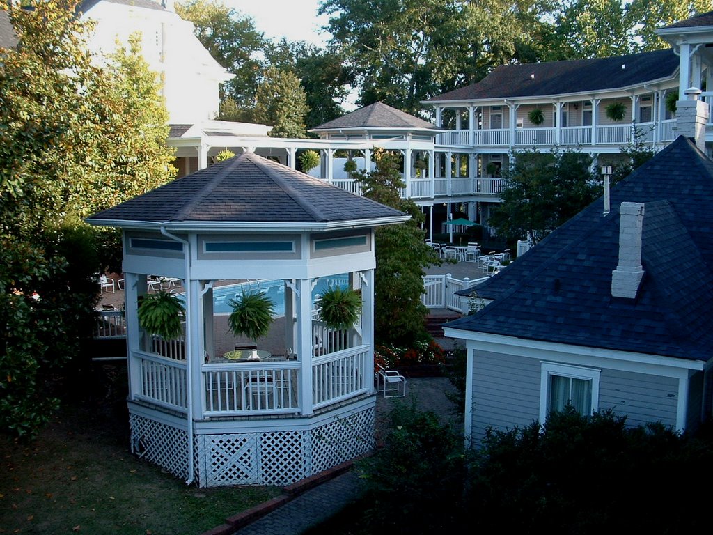 Backyard at the Victoria Inn