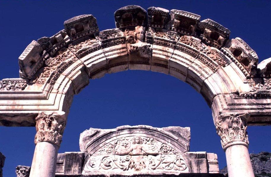 Ephesus, Hadrian Tempel
