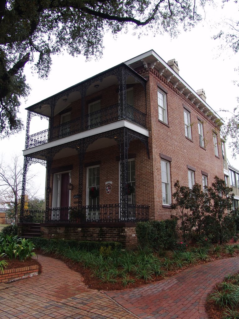 1854 Spear-Barter house, built by iron foundary owner, Fort Conde Village, Mobile (12-26-2011)
