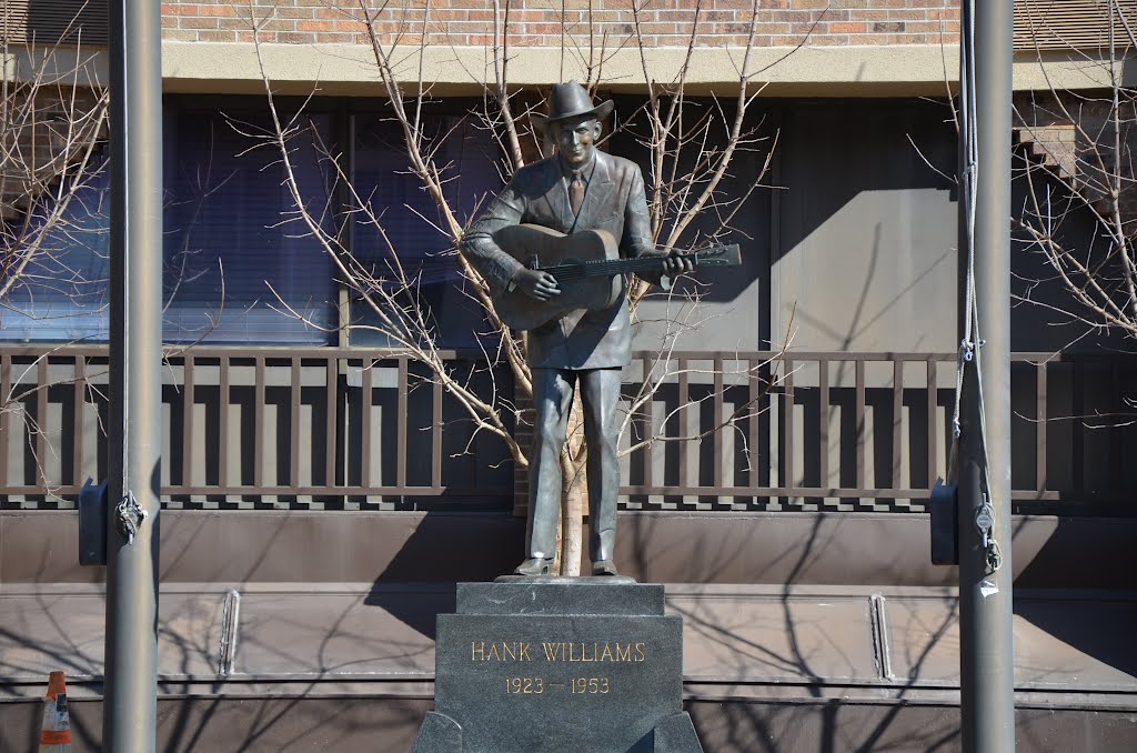 Hank Williams Statue