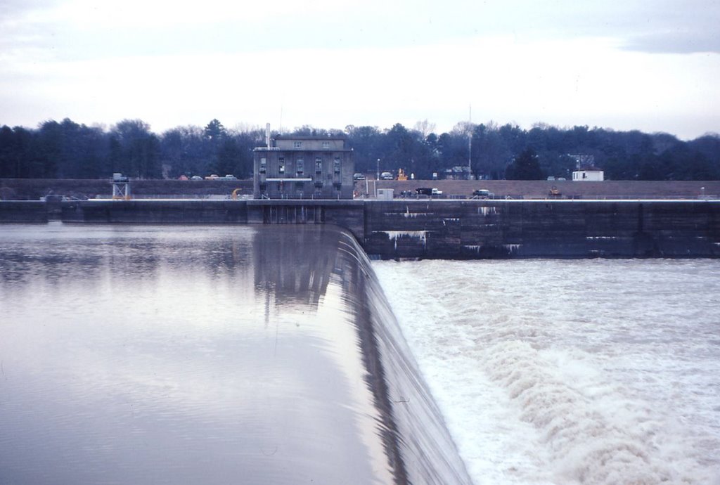 Dam and lock at North Port, Alabama