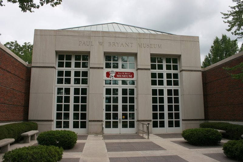 The University of Alabamas Paul W. Bryant Museum "ROLLFRELLINTIDE!" "WARFrakenEAGLE!" 7/6/2007