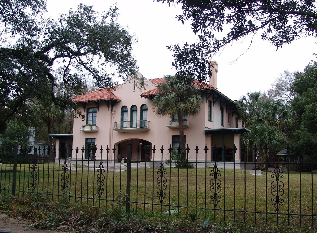 1904 George Fearn house, one of the 1st Spanish Colonial houses built in SE US, Mobile (12-26-2011)