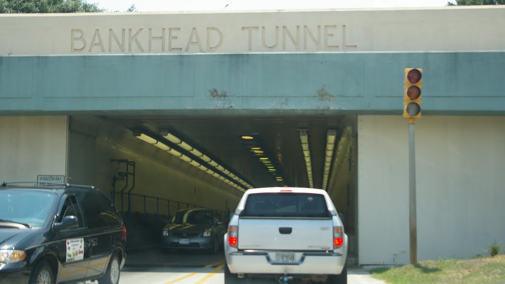 2011 Mobile, Al - along Rte 98 - Bankhead tunnel entry