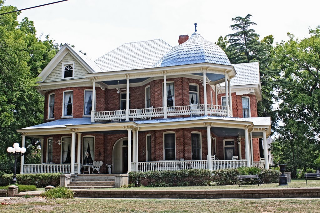 A Queen Anne Home - Built 1903.