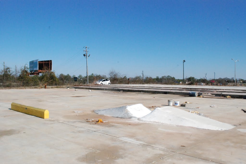 Whats left at burnt down bowling alley