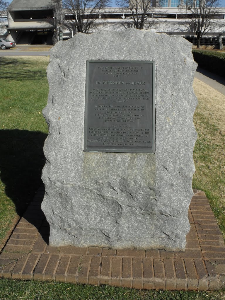 Wernher Von Braun Plaque Monument