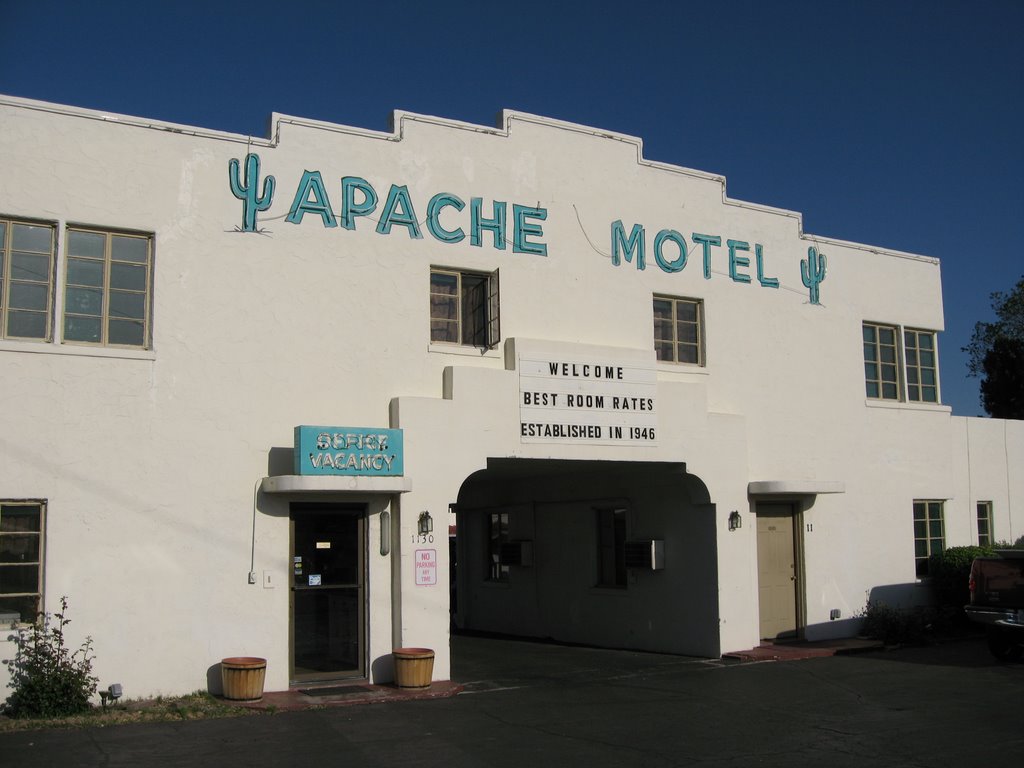 Apache Lodge Motel