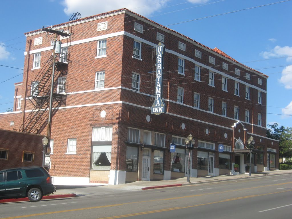 Hassayampa Inn