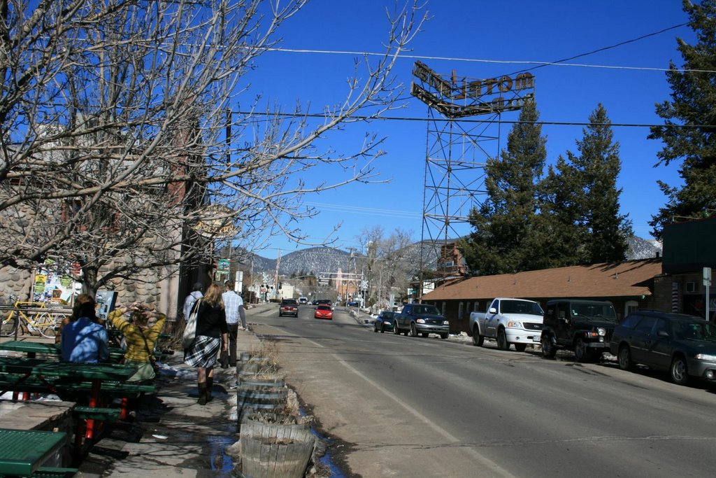 Looking North Up Beaver Street - South of the tracks
