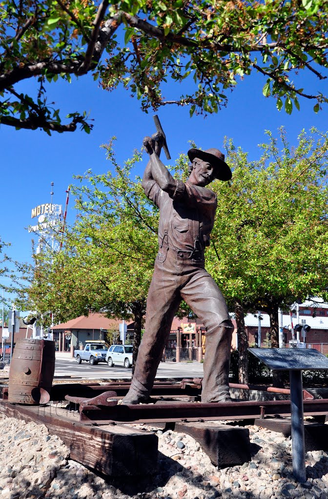 USA - AZ. Flagstaff. Walking the town - the Gandy Dancer sculpture...
