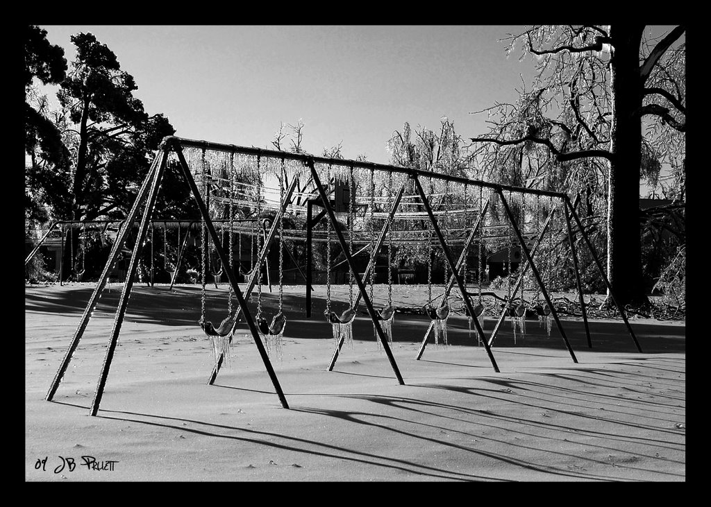 2009 01 28 Ice Storm Corning, Arkansas Frozen Swings