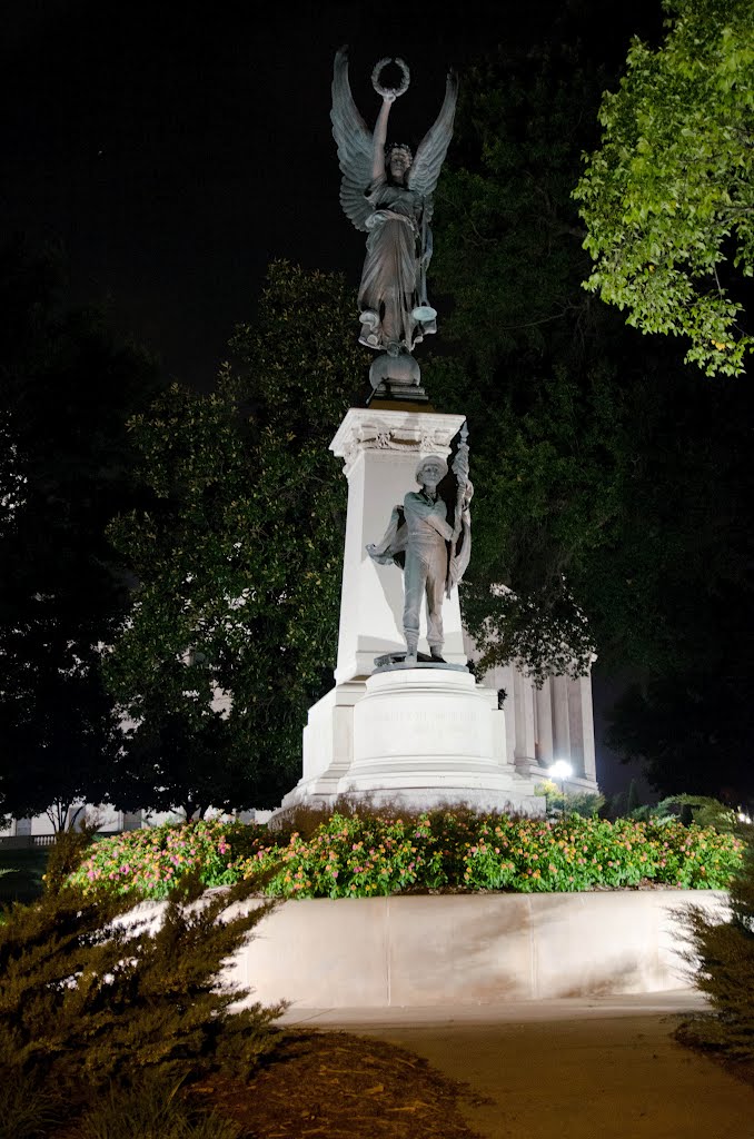 Confederate Memorial (night)