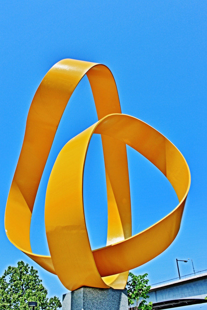 Sculpture in Julius Breckling Riverfront Park