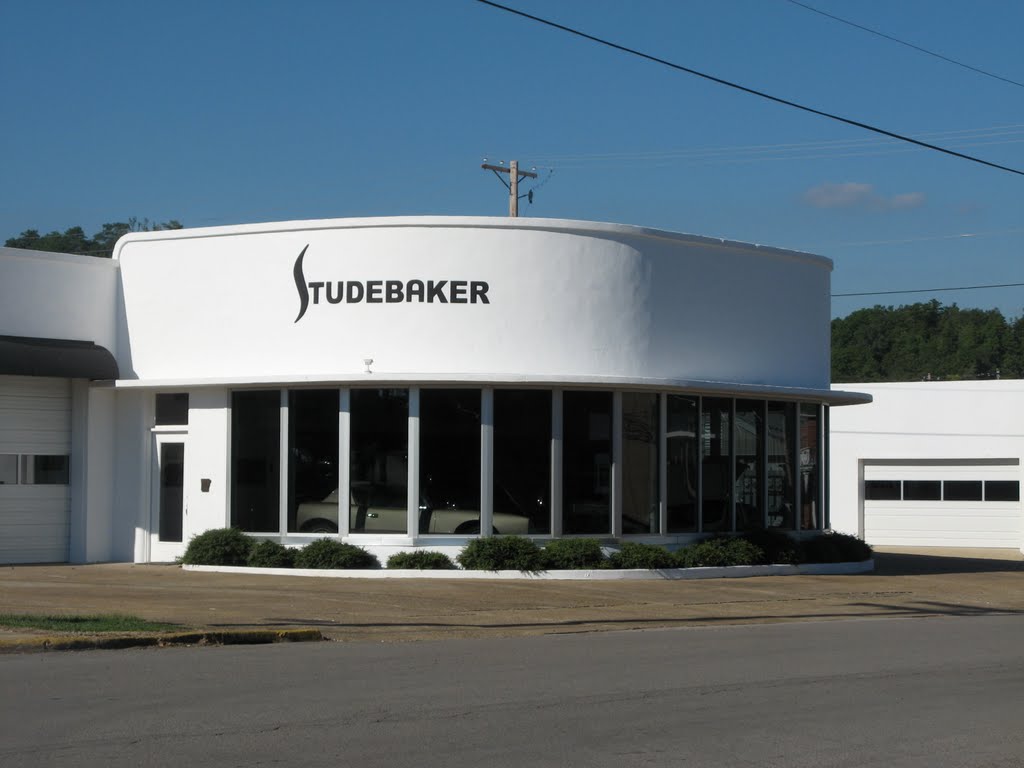 Studebaker showroom designed by Frank Lloyd Wright, Mena, Oklahoma