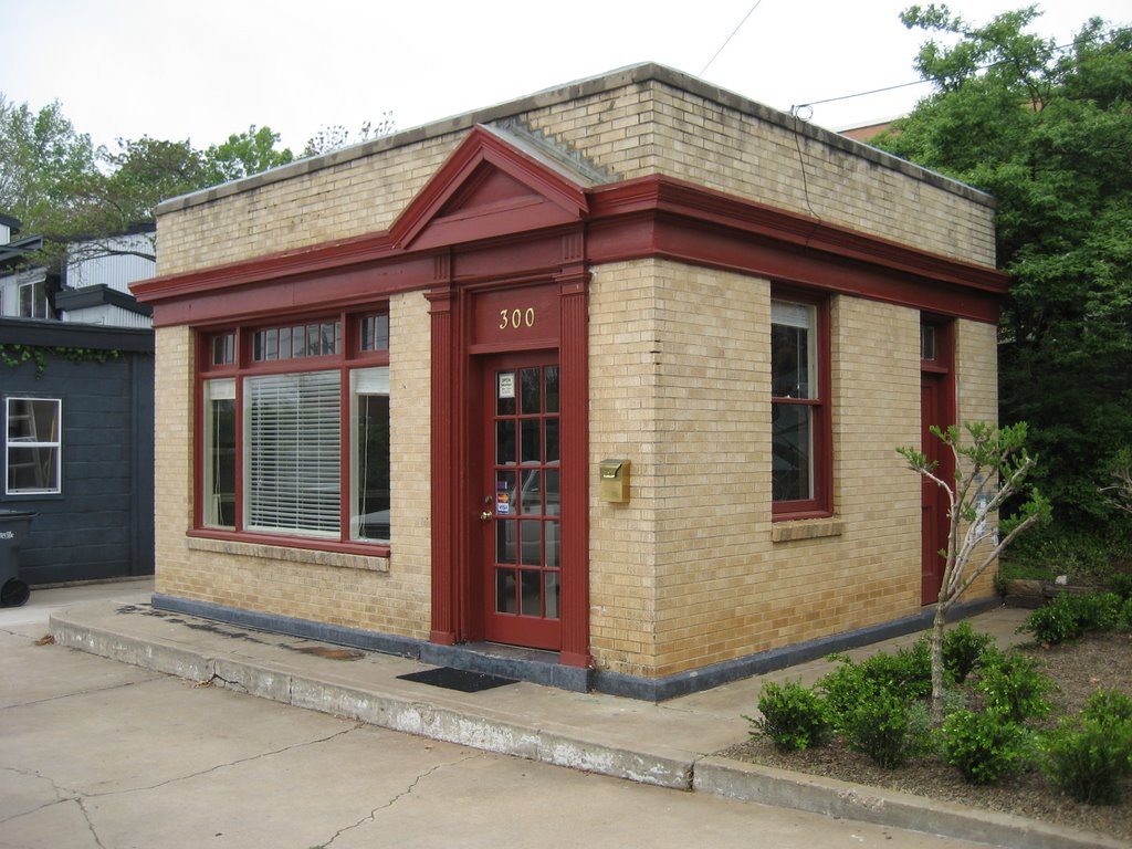 300 W Mountain Street, Fayetteville, Arkansas