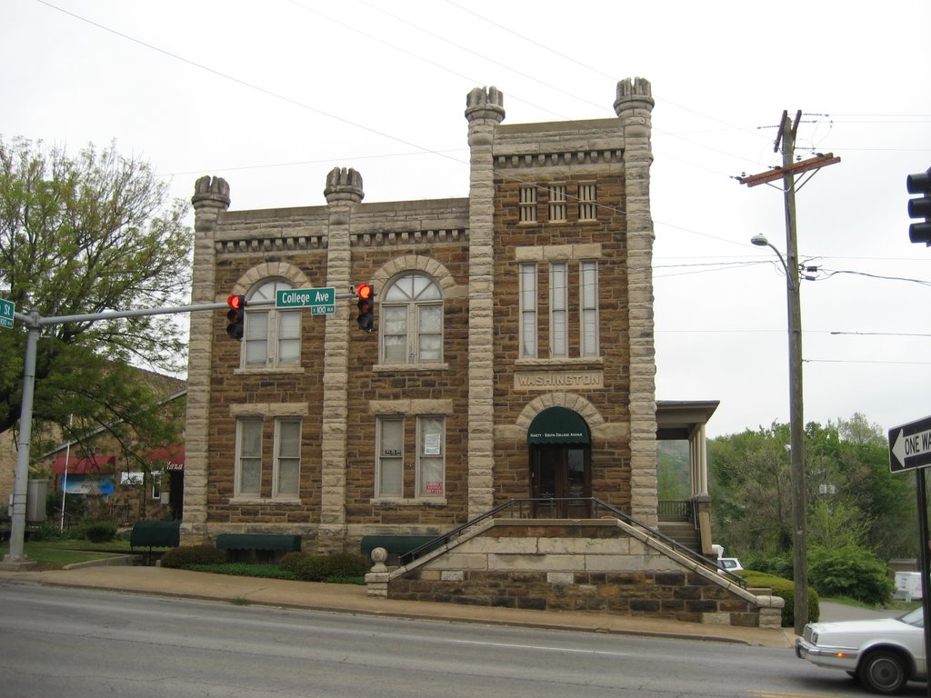 90 S College Avenue, Fayetteville, Arkansas