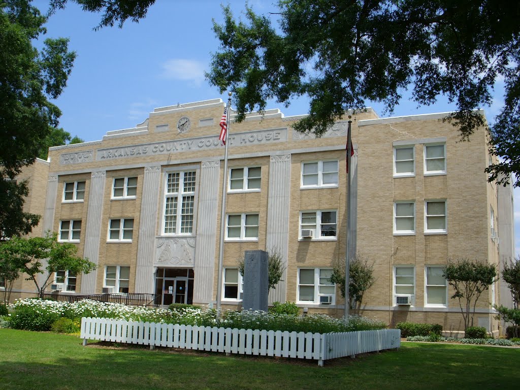 Arkansas County AR Courthouse (South District) in De Witt, AR