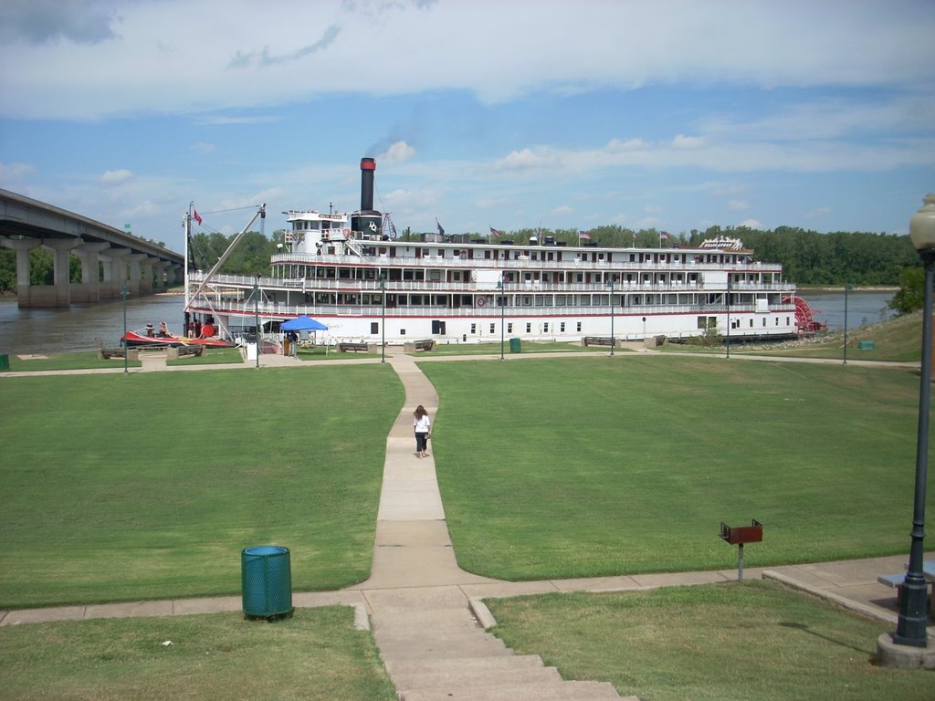 Delta Queen in Fort Smith Arkansas summer 2007