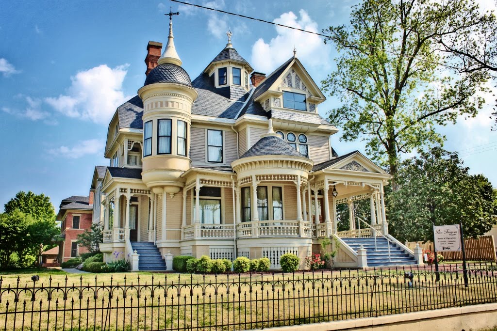 Pillow - Thompson House - Built 1896