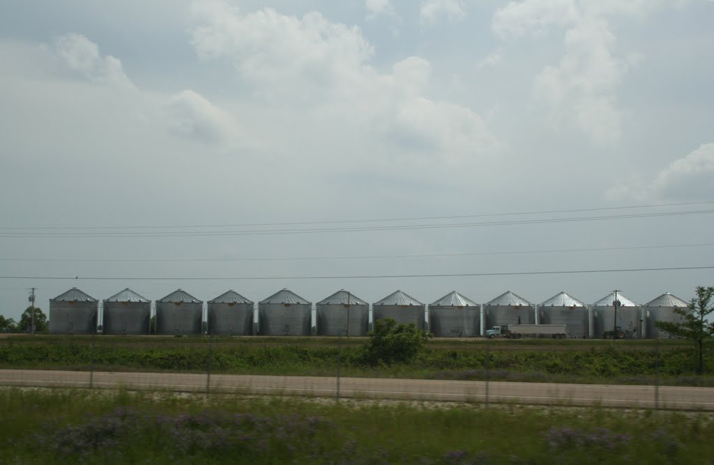 Gilmore, Silos