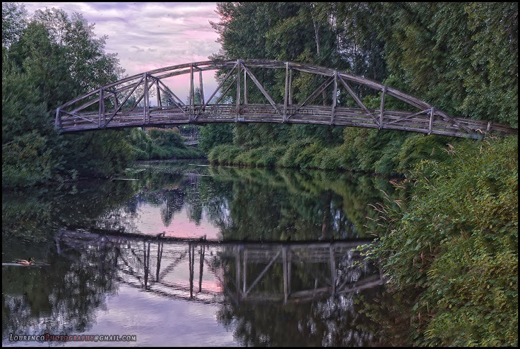 Bothell Burke Gilman Trail Bridge over Sammamish River at night