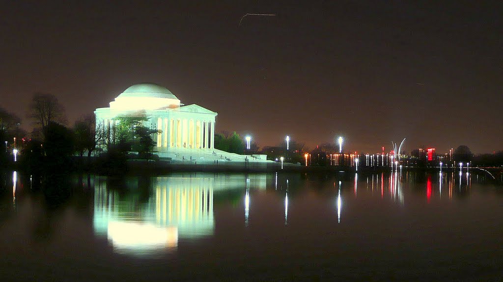Jefferson memorial: mint in dark