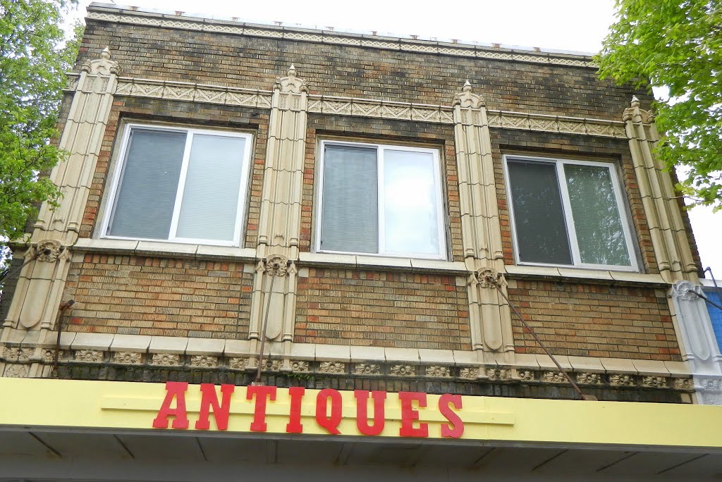 Antiques, 515 South 1st Street Mount Vernon, WA 98273