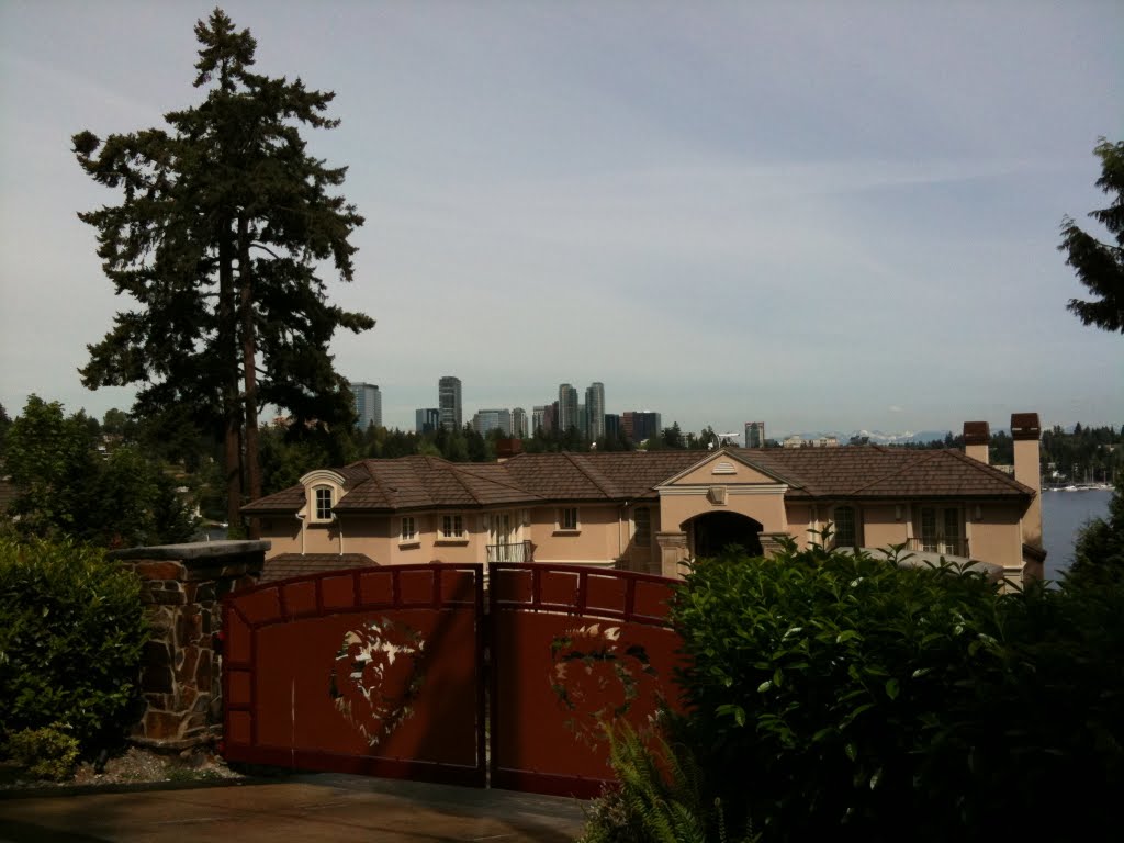 Bellevue across Meydenbauer Bay