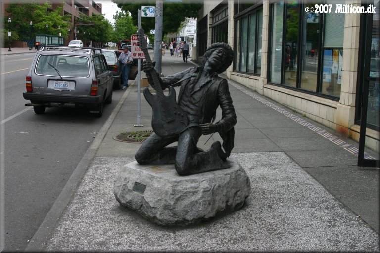 Jimi Hendrix Statue