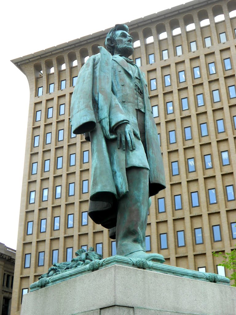 Abraham Lincoln Statue, Monroe Street and Main Avenue, Spokane WA