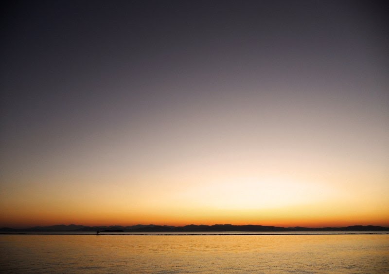 Sunset over Lake Champlain (Vermont U.S.) - This image was taken near the Burlington Harbour, Vermont (Sept 2011).