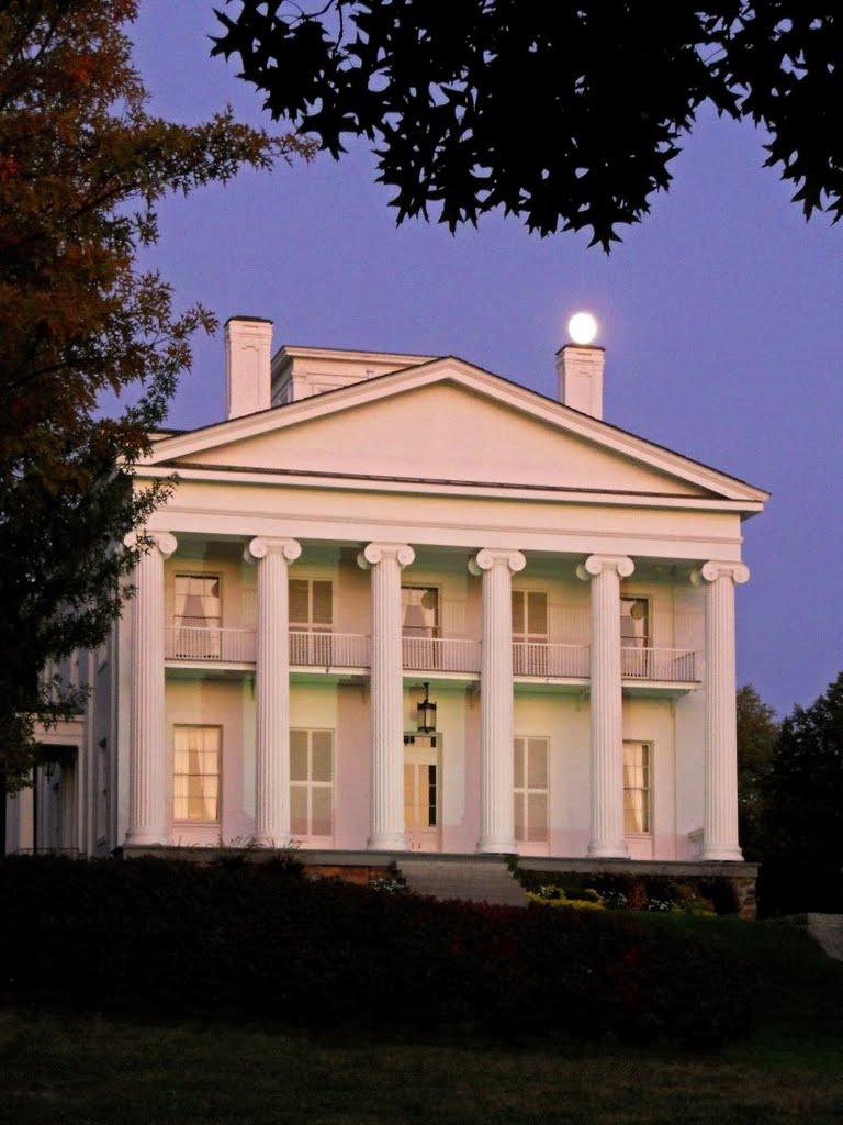 " Full Moon " over Vermont State House ... - - This image was taken in Burlington, Vermont.