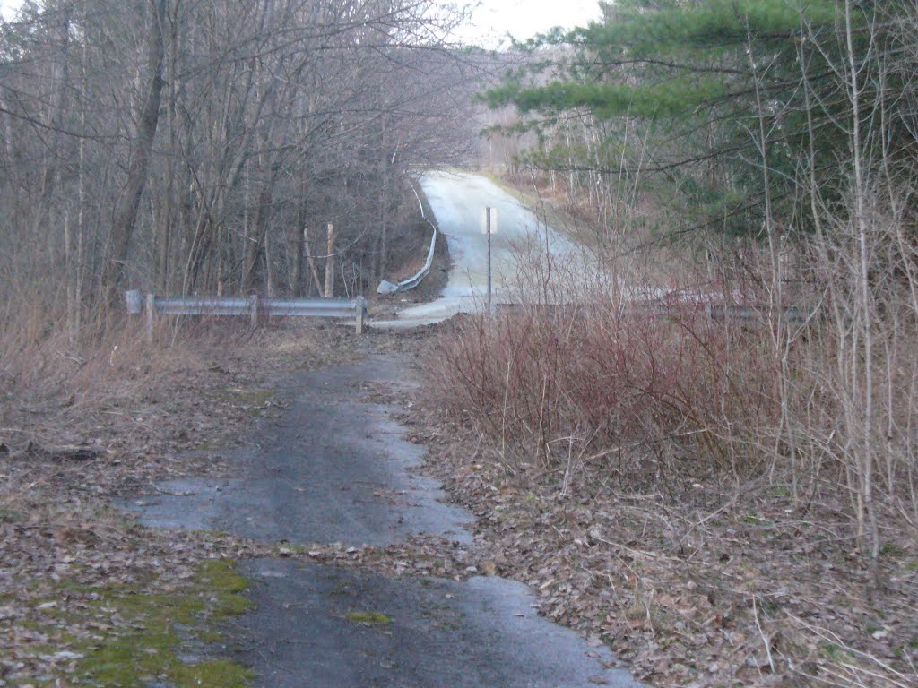 Abandon Old Mill Hill Rd.