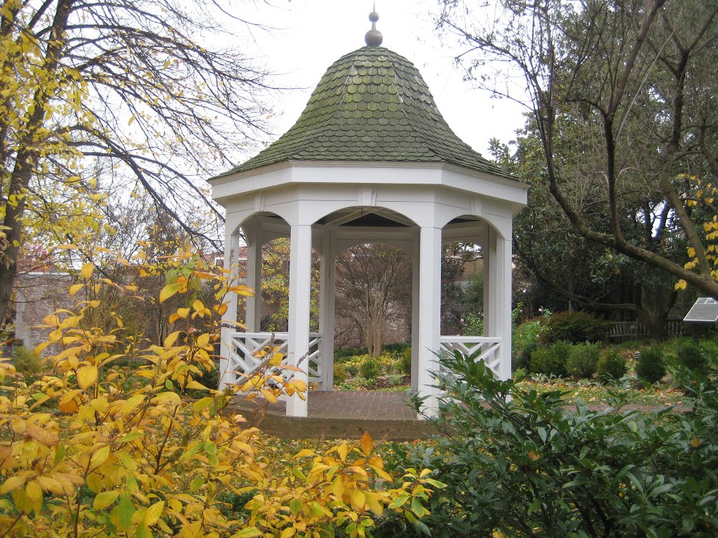 Carlyle Garden, Alexandria, VA