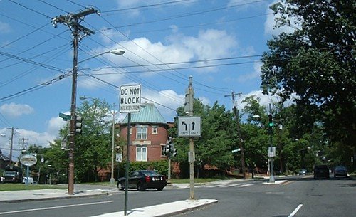 Foxhall Road and MacArthur Boulevard, NW, Washington, DC, USA