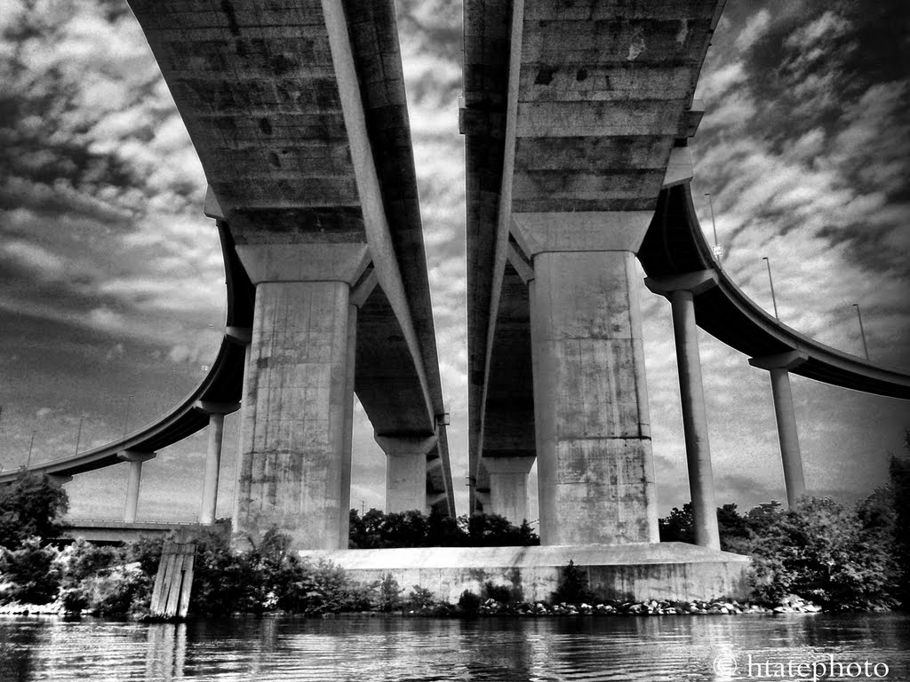 Vietnam Veterans Memorial Bridge