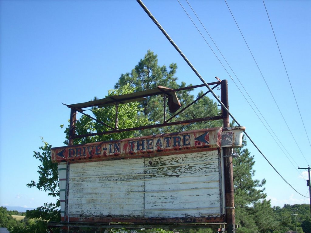 Drive-In Movie Sign - Verona Virginia