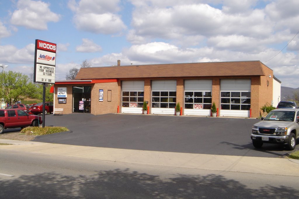 Woods Auto Edge in Vinton
